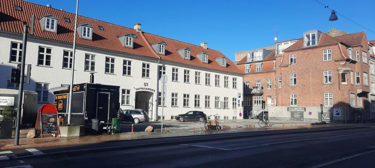 Wooden Box With Sleeping Amenities Vindegade 53E Hotel Odense Exterior photo